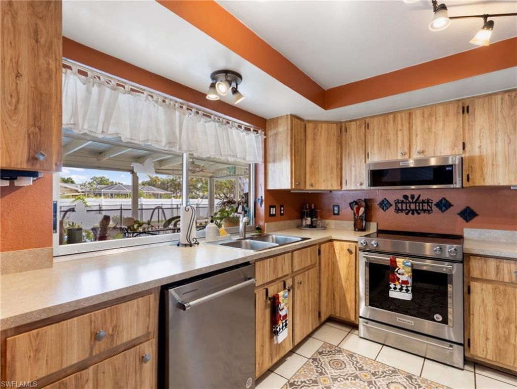 1685 N Hermitage Rd, Fort Myers, FL 33919 Photo
