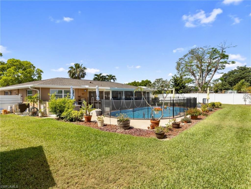 1685 N Hermitage Rd, Fort Myers, FL 33919 Photo