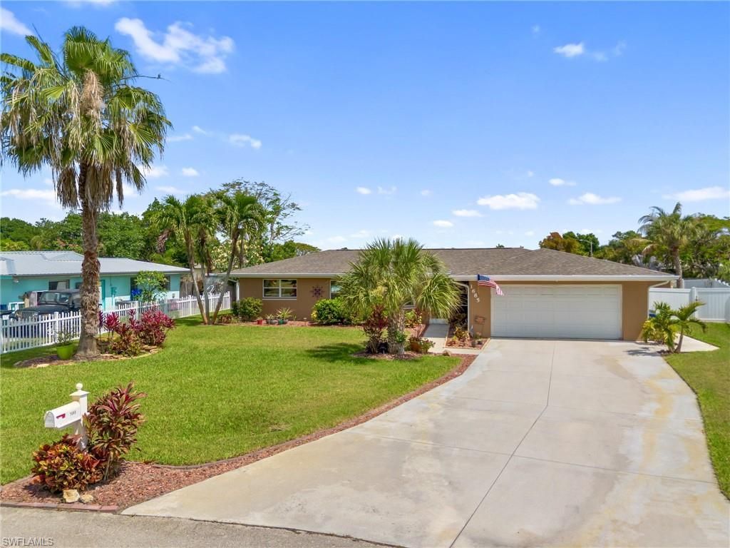 1685 N Hermitage Rd, Fort Myers, FL 33919 Photo