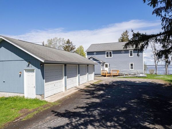 7195 Lakeshore Road, Cicero, NY 13039