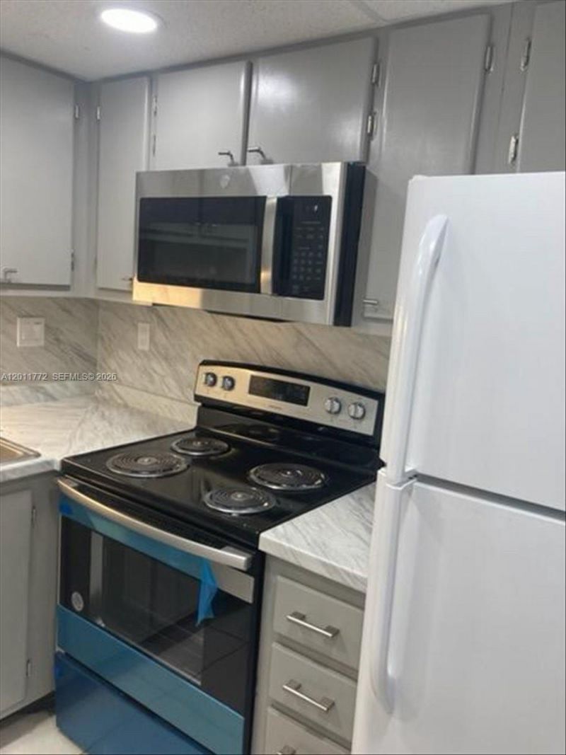 3000 NE 16th Ave , Unit 405, Oakland Park, FL 33334 Photo
