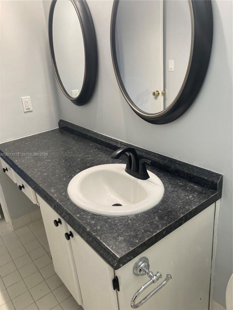 3000 NE 16th Ave , Unit 405, Oakland Park, FL 33334 Photo