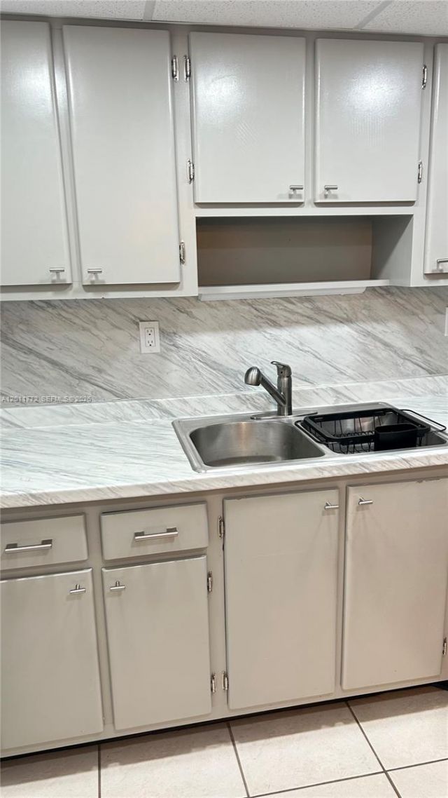3000 NE 16th Ave , Unit 405, Oakland Park, FL 33334 Photo