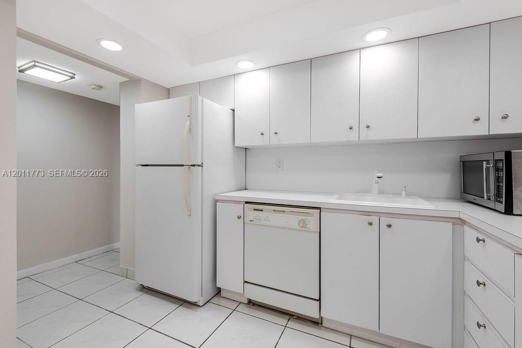 2101 Atlantic Shores Blvd , Unit 412, Hallandale Beach, FL 33009 Photo