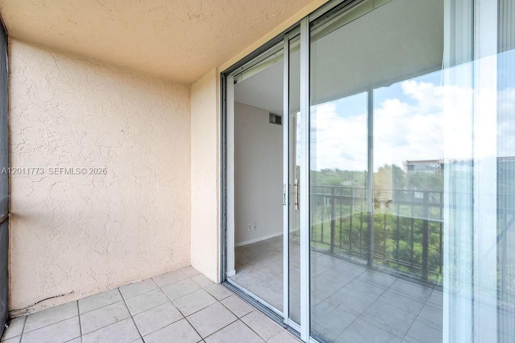 2101 Atlantic Shores Blvd , Unit 412, Hallandale Beach, FL 33009 Photo