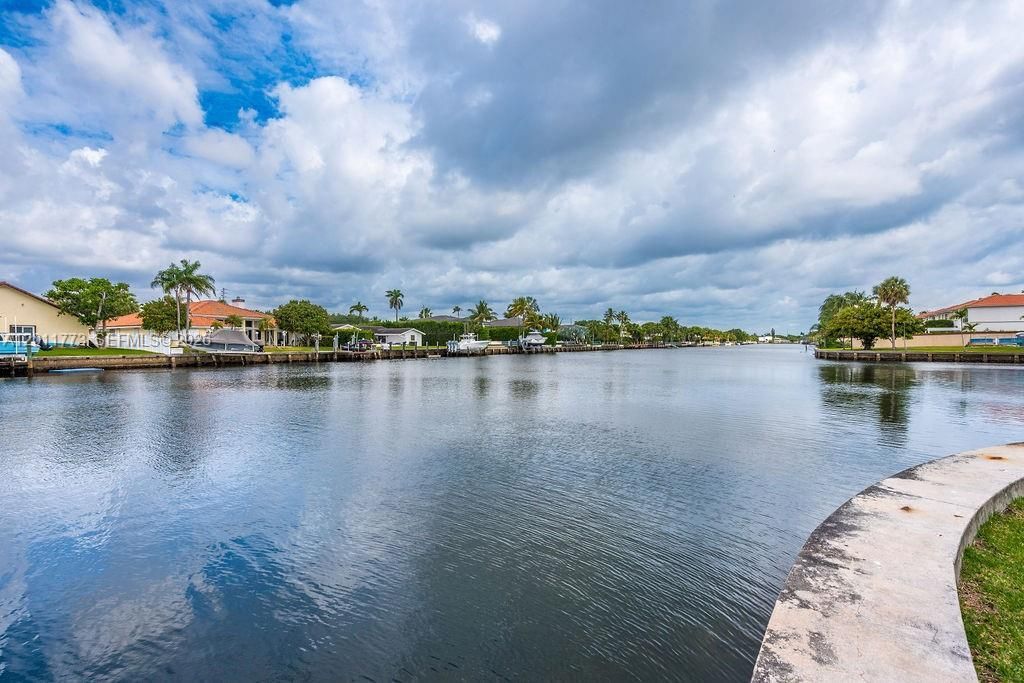2101 Atlantic Shores Blvd , Unit 412, Hallandale Beach, FL 33009 Photo