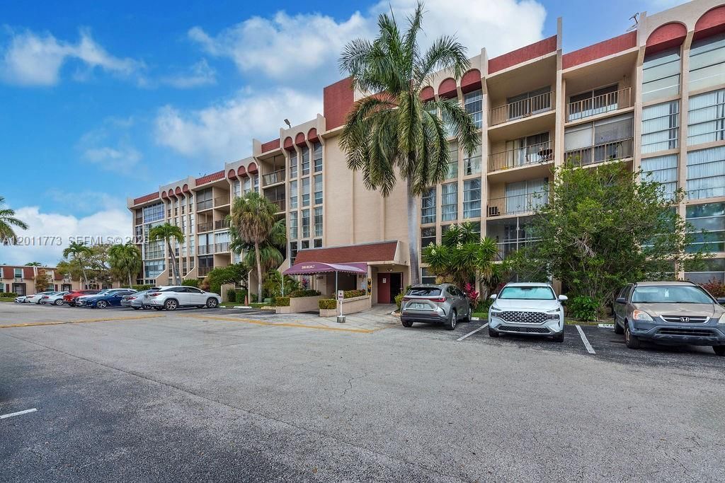 2101 Atlantic Shores Blvd , Unit 412, Hallandale Beach, FL 33009 Photo