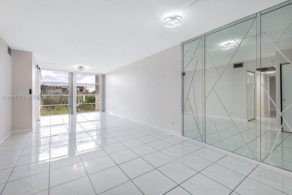 2101 Atlantic Shores Blvd , Unit 412, Hallandale Beach, FL 33009 Photo