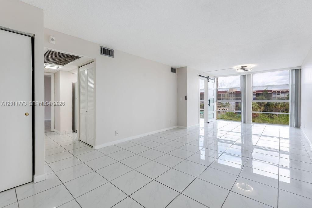 2101 Atlantic Shores Blvd , Unit 412, Hallandale Beach, FL 33009 Photo