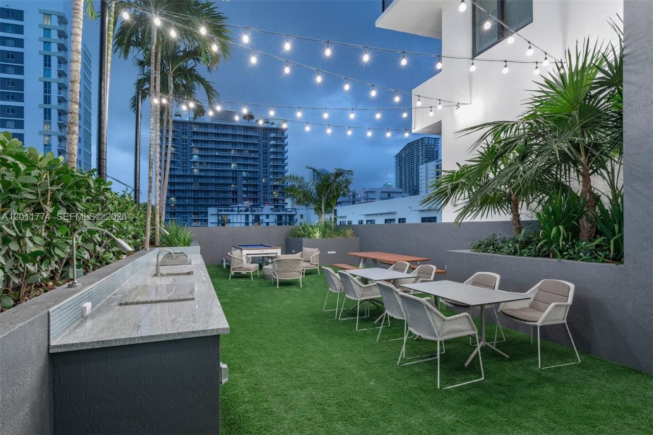 221 SW 12th St , Unit 303, Miami, FL 33130 Photo