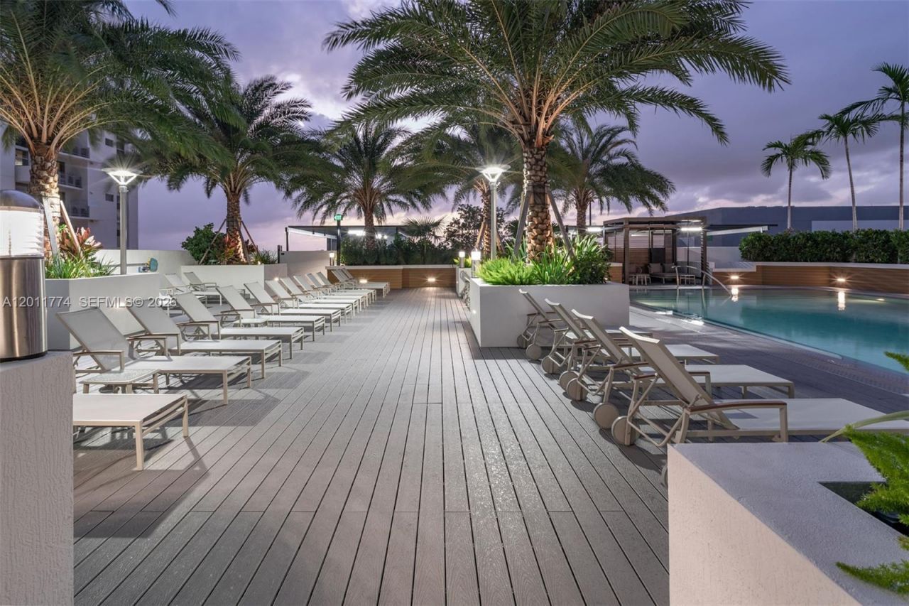 221 SW 12th St , Unit 303, Miami, FL 33130 Photo