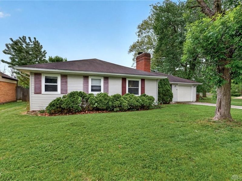 14 W Sherry Drive, Trotwood, OH 45426 Photo 2