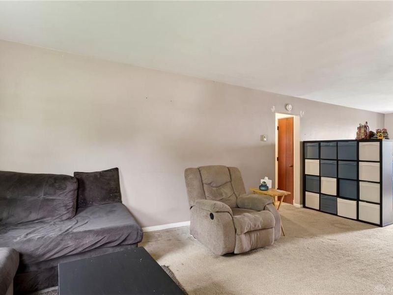 14 W Sherry Drive, Trotwood, OH 45426 Photo 9