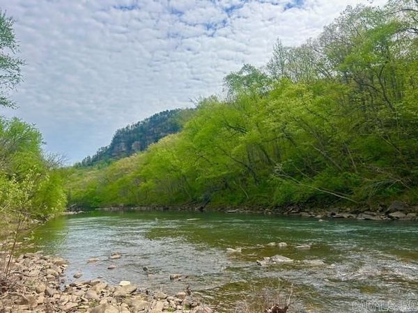 1939 Meadow Creek Road , Clinton, AR 72031