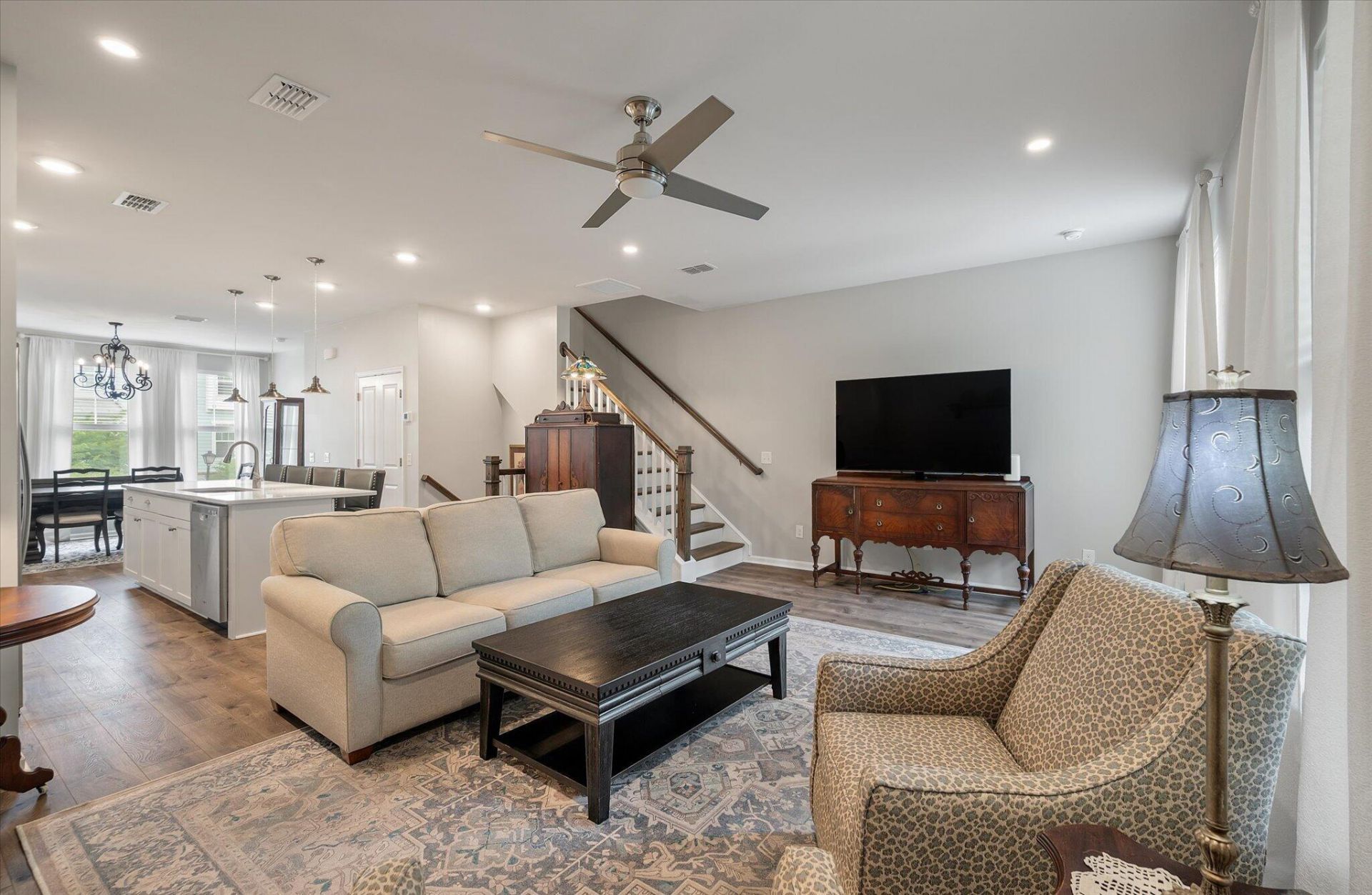124 Rowans Creek Drive Photo 4