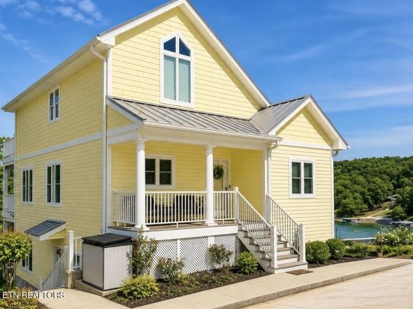 185 W Deer Village Lane, LaFollette, TN 37766