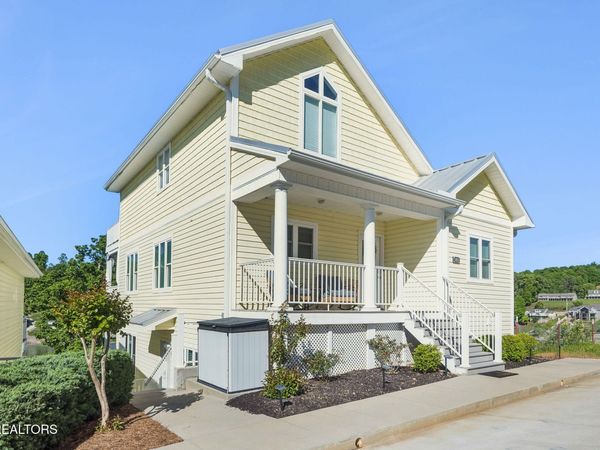 185 W Deer Village Lane, LaFollette, TN 37766