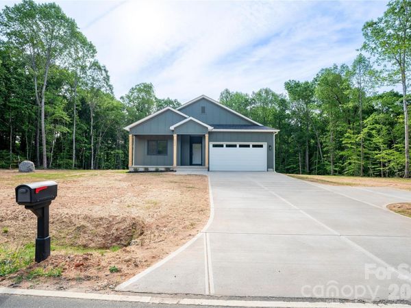 2426 Puetts Chapel Road , Bessemer City, NC 28016
