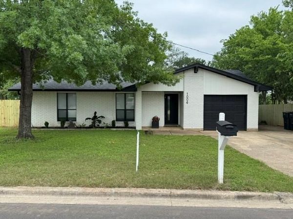 1004 Scenic DR, Georgetown, TX 78626