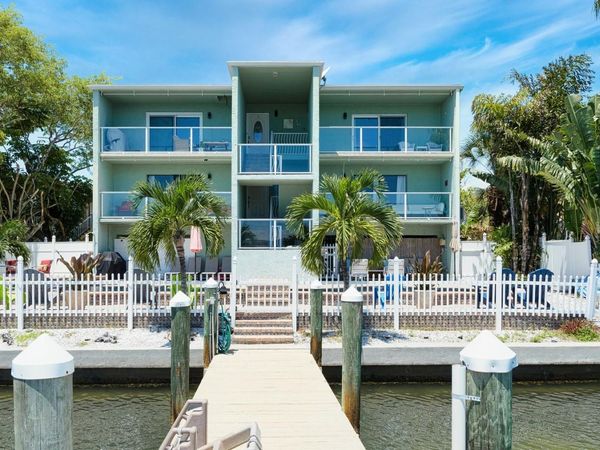 125 110TH AVENUE , Unit 1, TREASURE ISLAND, FL 33706