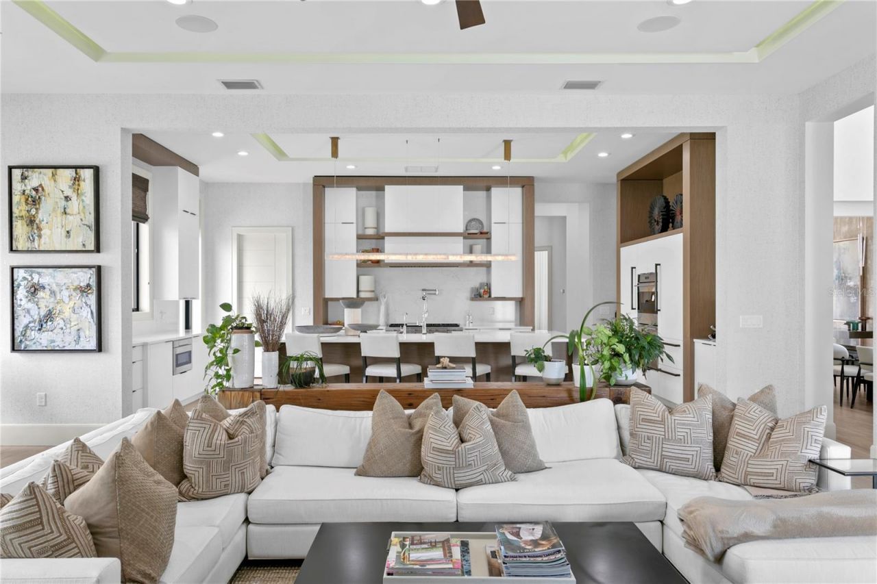 10521 Broadland Pass, Thonotosassa, FL 33592 Photo