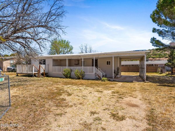 18267 S JOHN FRY Avenue, Peeples Valley, AZ 86332