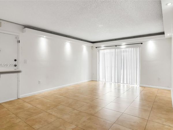 7200 Fairway Dr, Unit H12, Miami Lakes, FL 33014