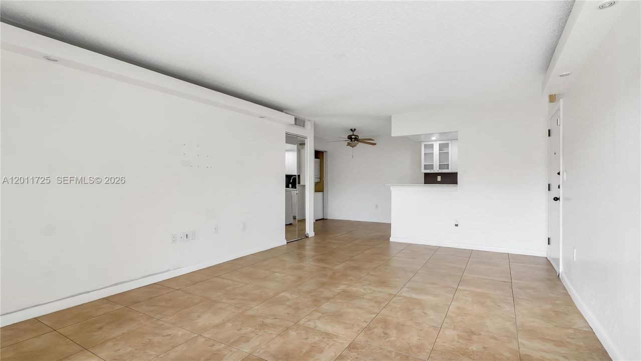 7200 Fairway Dr, Unit H12, Miami Lakes, FL 33014 Photo