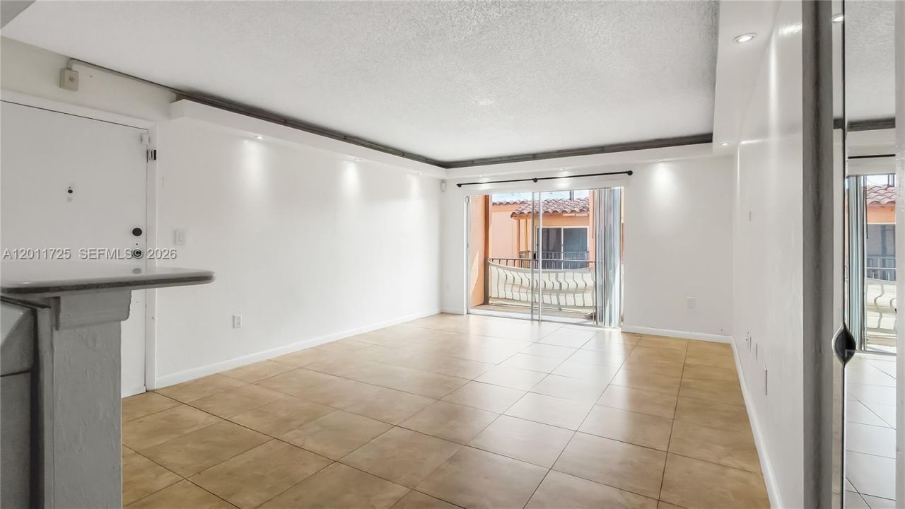 7200 Fairway Dr, Unit H12, Miami Lakes, FL 33014 Photo