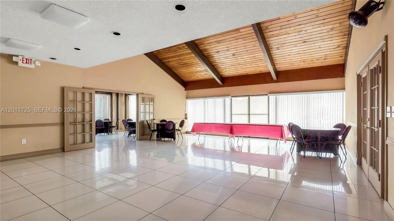7200 Fairway Dr, Unit H12, Miami Lakes, FL 33014 Photo
