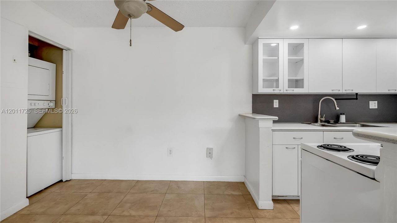 7200 Fairway Dr, Unit H12, Miami Lakes, FL 33014 Photo