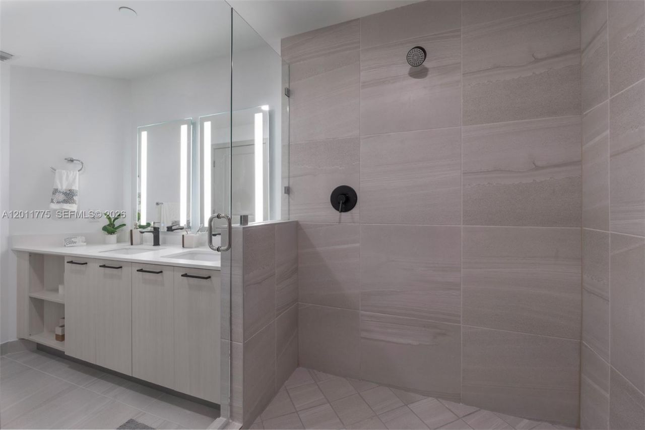 221 SW 12th St , Unit 217, Miami, FL 33130 Photo