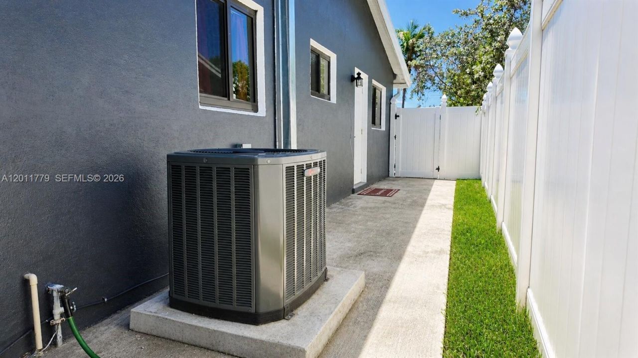 6701 Pershing St, Hollywood, FL 33024 Photo