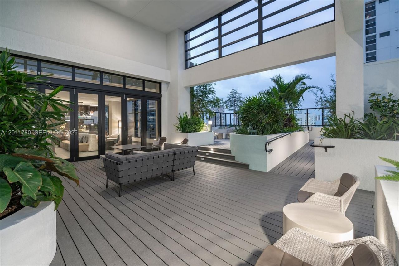 221 SW 12th St , Unit 1124, Miami, FL 33130 Photo