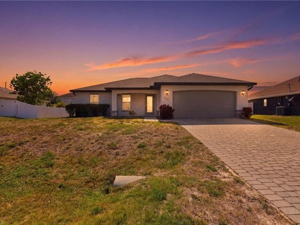 2812 NE 2nd PL, CAPE CORAL, FL 33909