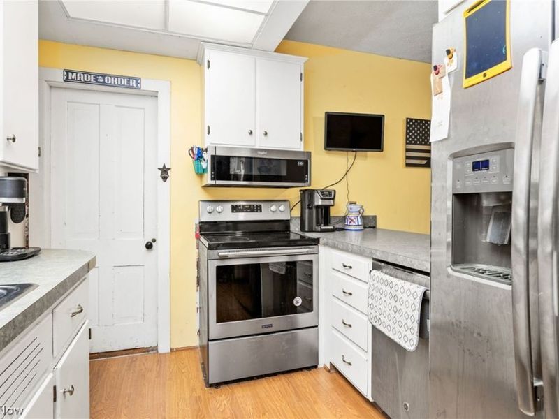 323 Seville Road, Wadsworth, OH 44281 Photo 5