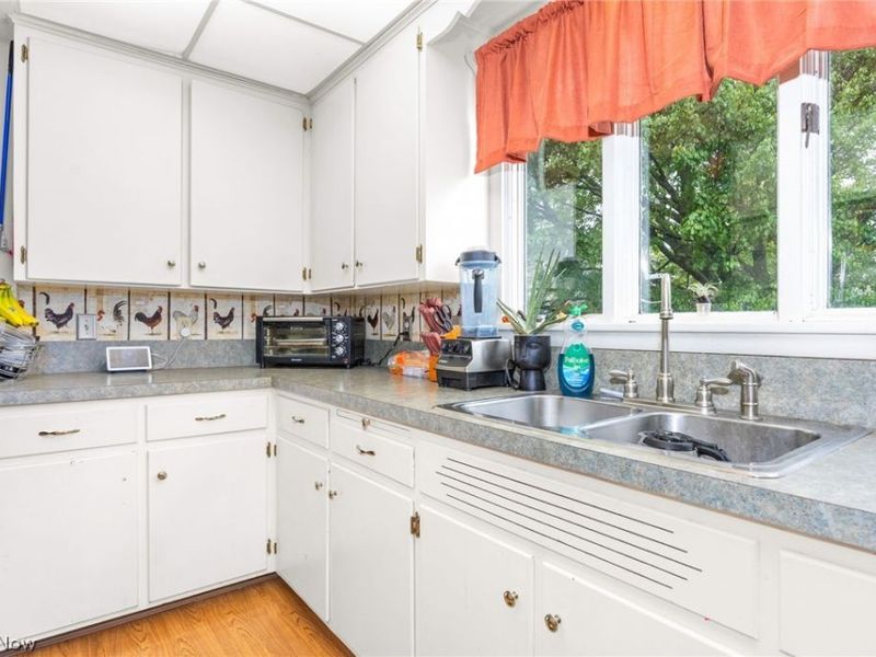 323 Seville Road, Wadsworth, OH 44281 Photo 6