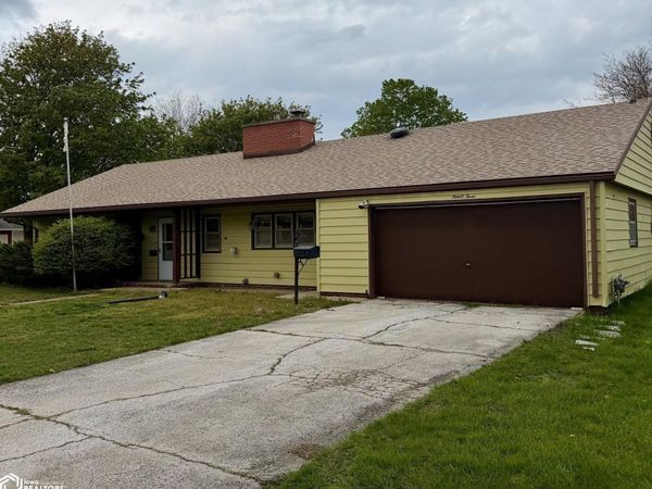 903 2Nd Avenue NE, Clarion, IA 50525