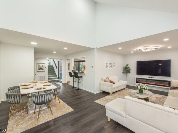 1 Yacenda Dr, Parsippany-Troy Hills, NJ 07950