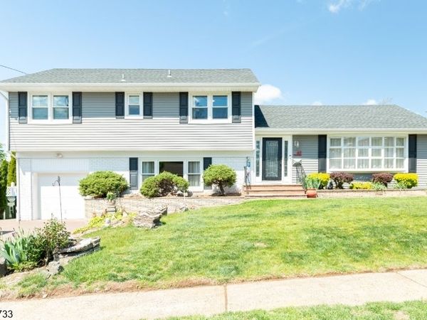 67 Thomas Pl, Edison, NJ 08837