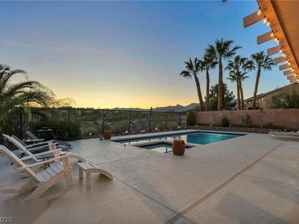 10745 Elk Lake Drive , Las Vegas, NV 89144