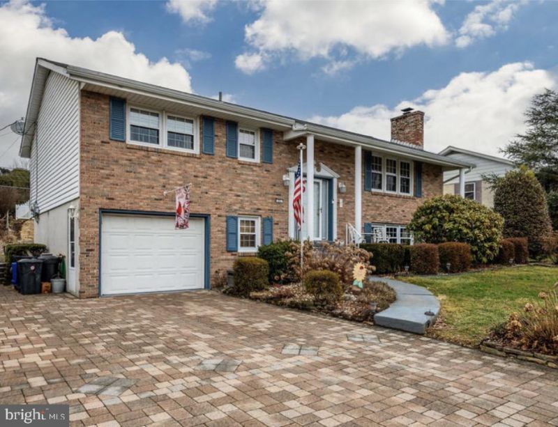 21 HEARTHSTONE DRIVE , READING, PA 19606