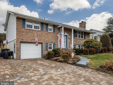 21 HEARTHSTONE DRIVE, READING, PA 19606