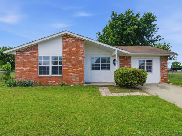 422 E 25th Street , Okmulgee, OK 74447