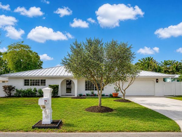 718 SW 27th Place, Boynton Beach, FL 33435