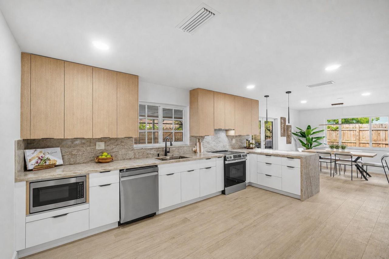 718 SW 27th Place, Boynton Beach, FL 33435 Photo