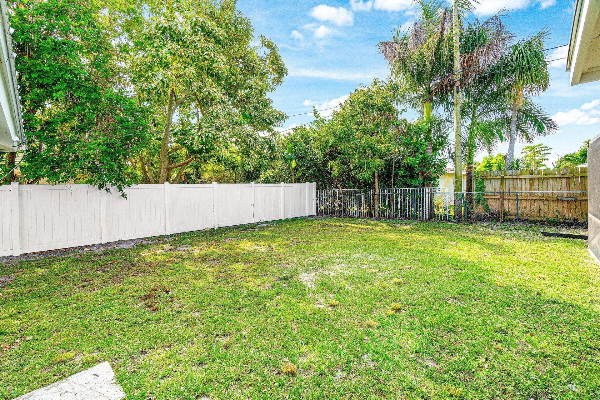 718 SW 27th Place, Boynton Beach, FL 33435 Photo