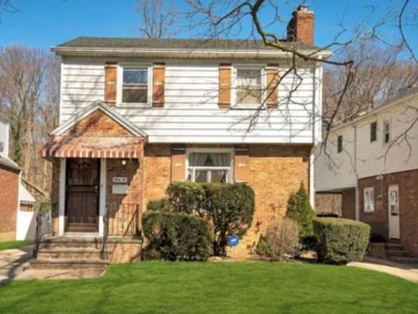 20619 Richland Avenue , Oakland Gardens, NY 11364