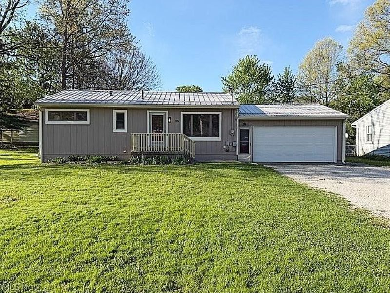 1996 Berger Avenue, Stow, OH 44224 Photo 1