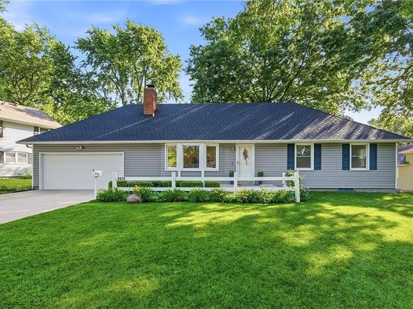 8839 Newton Drive, Overland Park, KS 66212